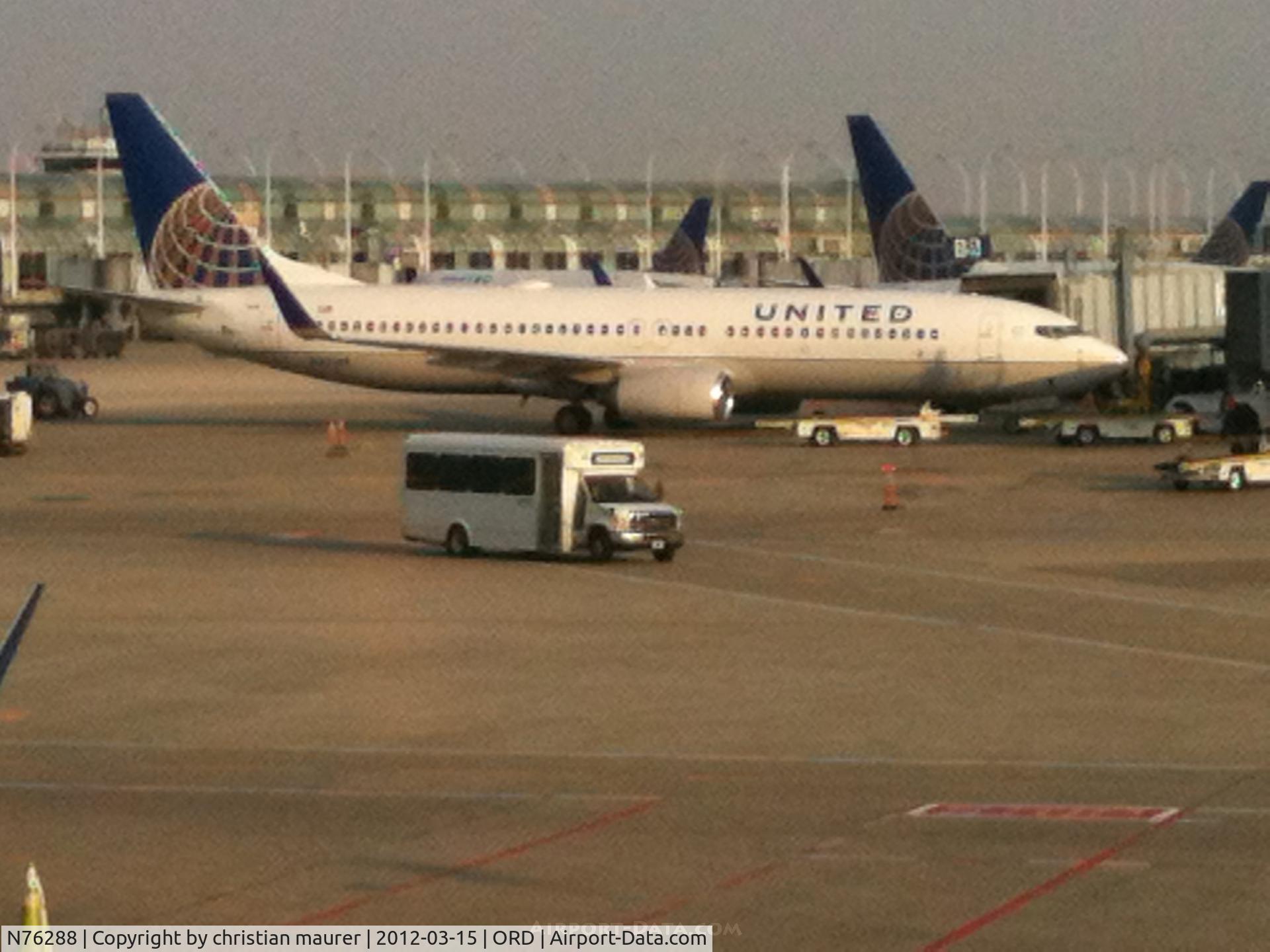 N76288, 2004 Boeing 737-824 C/N 33451, boeing 737-800