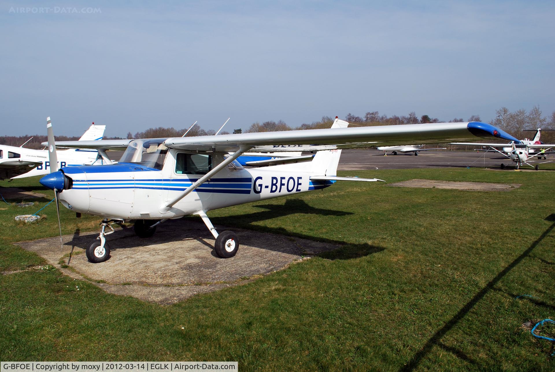 G-BFOE, 1978 Reims F152 C/N 1475, Reims Cessna F152 at Blackbushe
