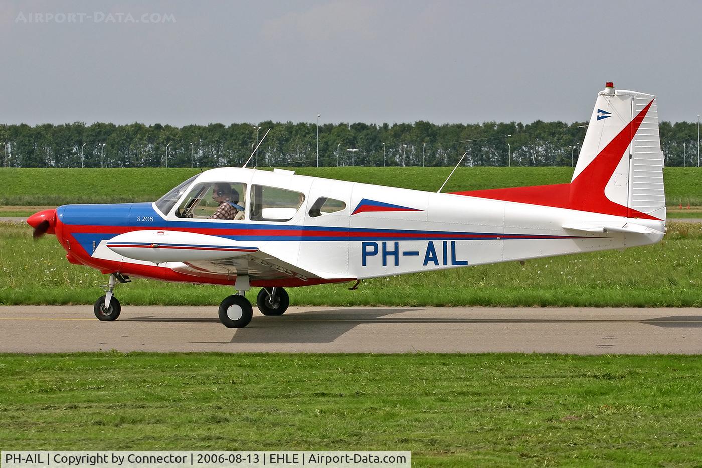 PH-AIL, SIAI-Marchetti S-208 C/N 4-232, No description.