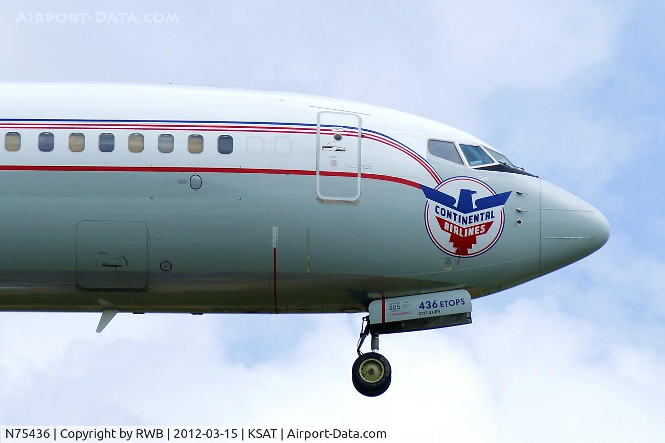 N75436, 2009 Boeing 737-924/ER C/N 33531, On approach 12R