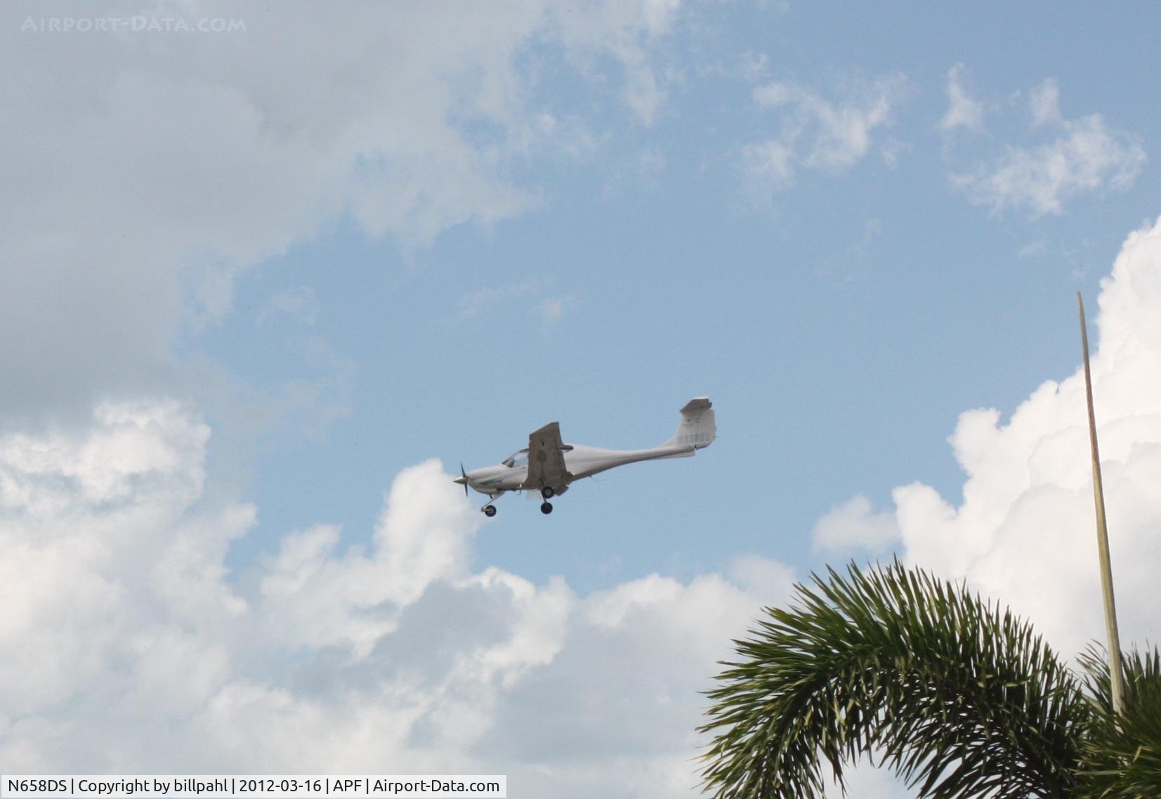 N658DS, 2006 Diamond DA-40 Diamond Star C/N 40.662, Final approach at Naples Municipal
