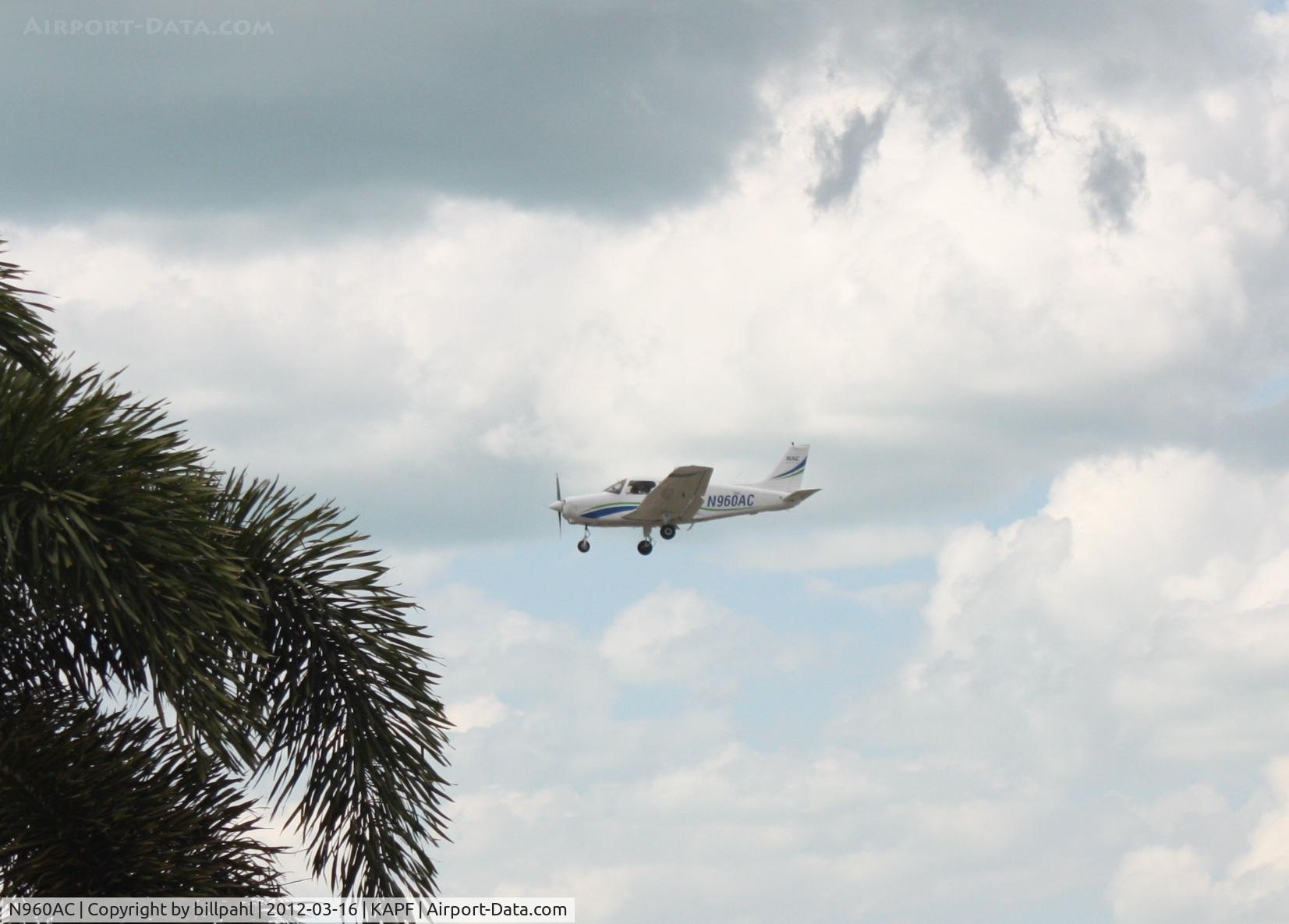 N960AC, 1990 Piper PA-28-161 C/N 2841325, Final approach to Naples Municipal