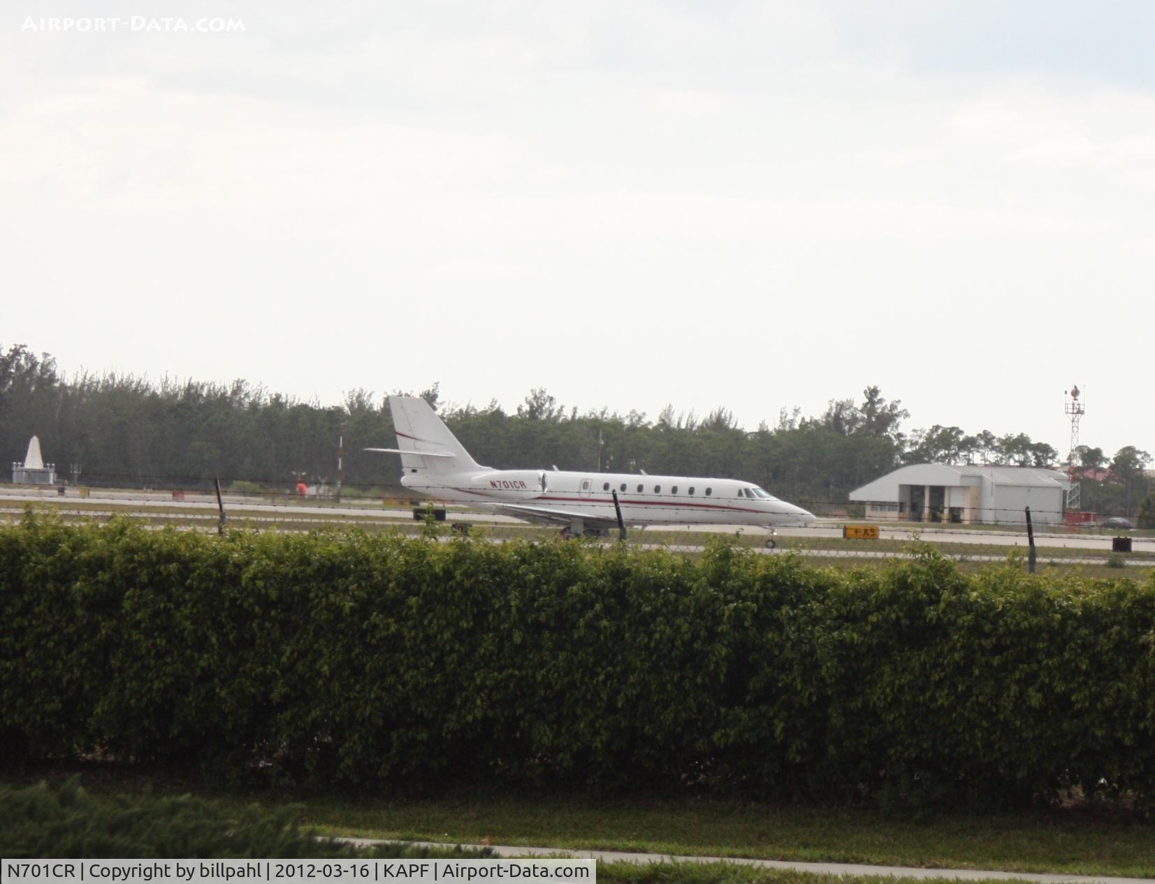 N701CR, 2007 Cessna 680 Citation Sovereign C/N 680-0176, Taxiing to runway at Naples Municipal