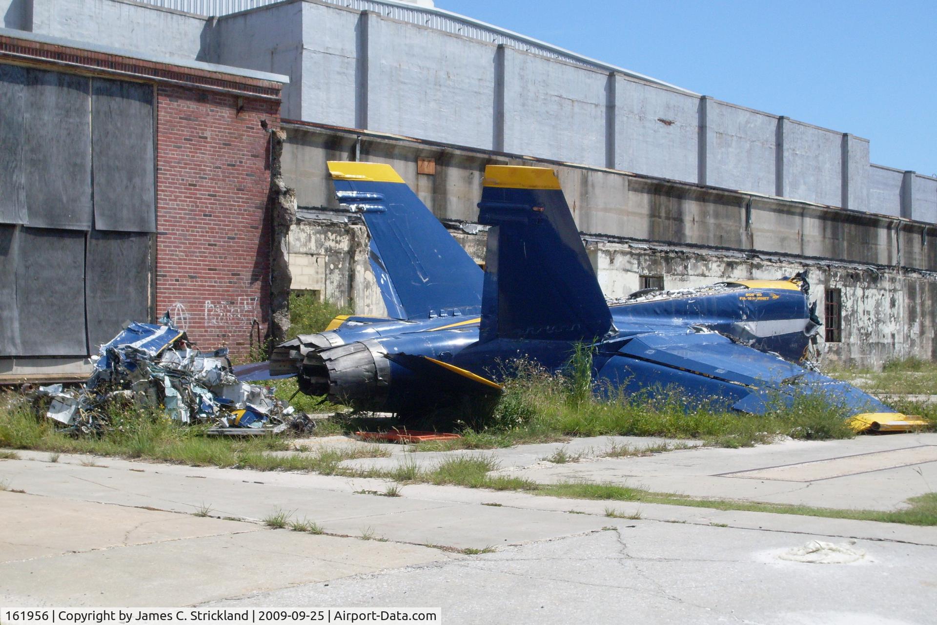 161956, McDonnell Douglas F/A-18A Hornet C/N 0167, The wreckage as seen from the rear