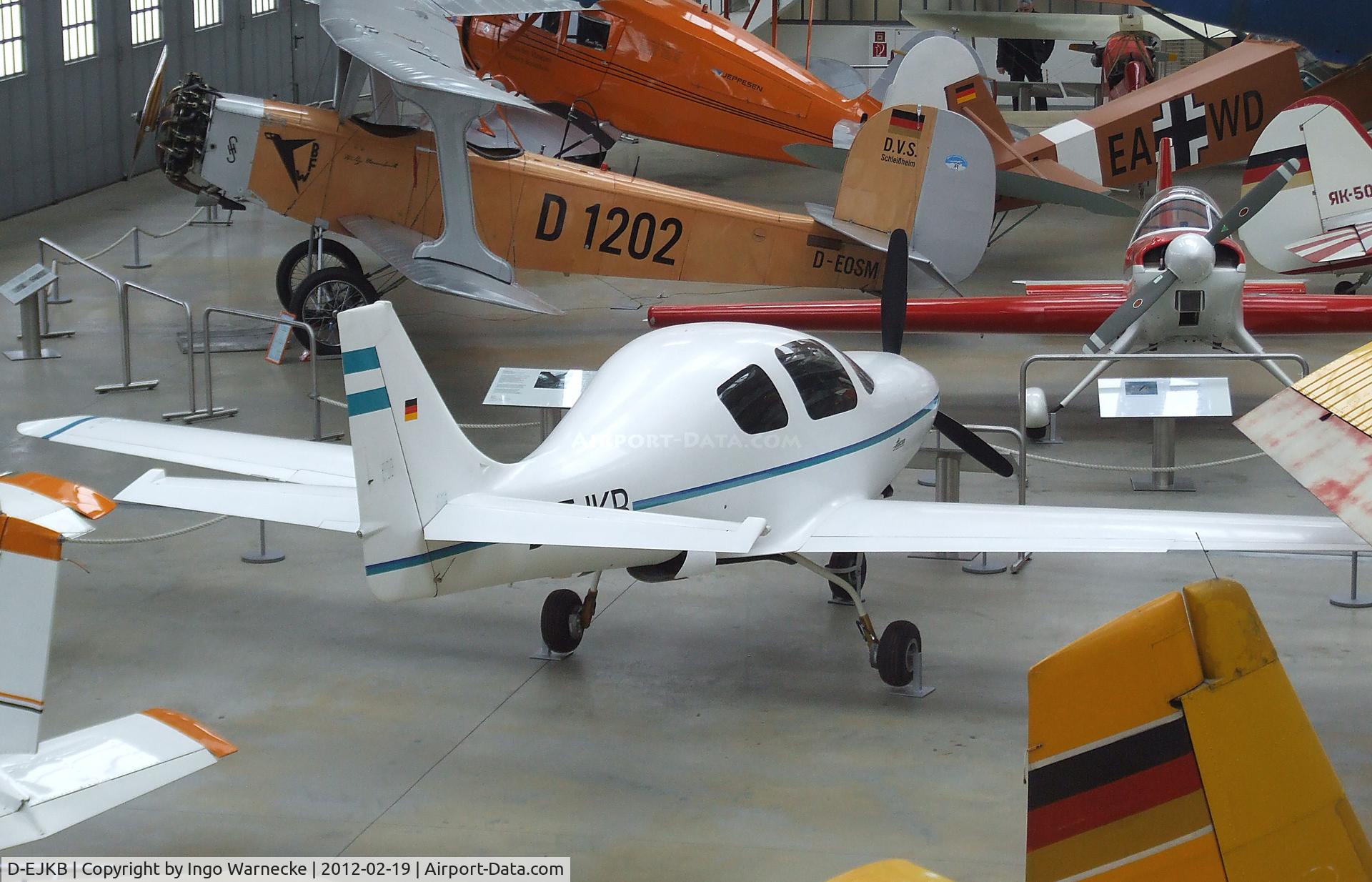 D-EJKB, Lancair IV C/N IV-00-20, Lancair (K. Bäuerle, R. Janus) Lancair IV-B (Klaus Bäuerle flew this aircraft in 1995 from Germany via Chile to Antarctica and back) at the Deutsches Museum Flugwerft Schleißheim, Oberschleißheim