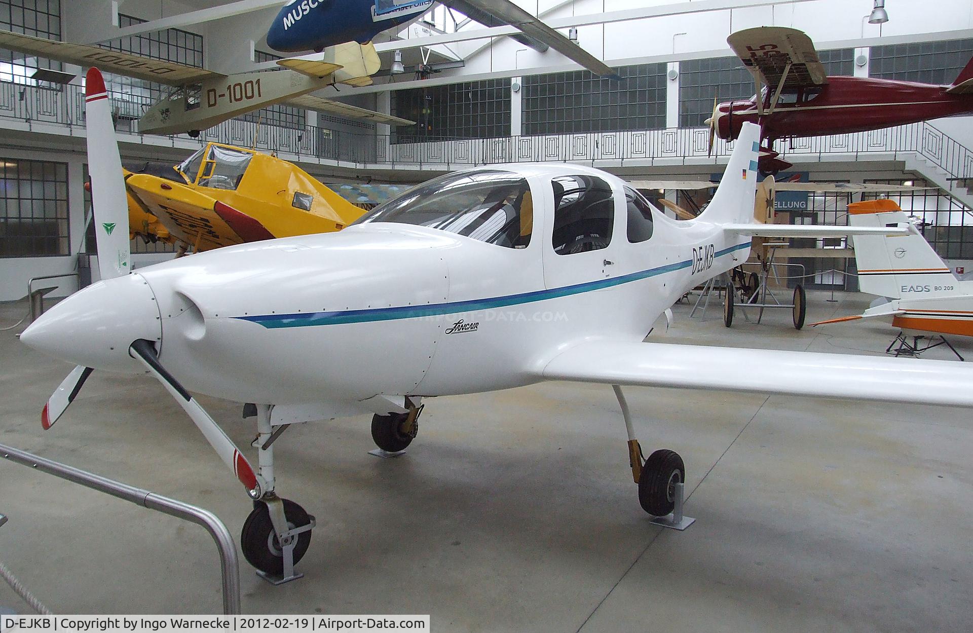 D-EJKB, Lancair IV C/N IV-00-20, Lancair (K. Bäuerle, R. Janus) Lancair IV-B (Klaus Bäuerle flew this aircraft in 1995 from Germany via Chile to Antarctica and back) at the Deutsches Museum Flugwerft Schleißheim, Oberschleißheim