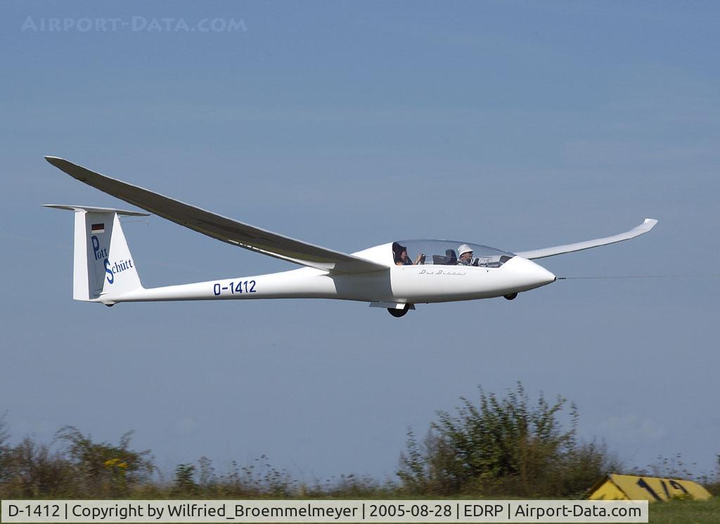 D-1412, Schempp-Hirth Duo Discus C/N 233, Annually Air Show at Pirmasens (Germany)