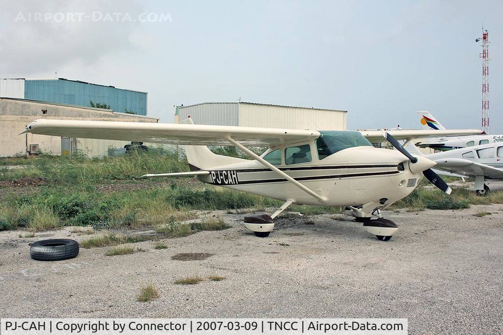 PJ-CAH, Cessna 182Q Skylane C/N 18266276, No description.