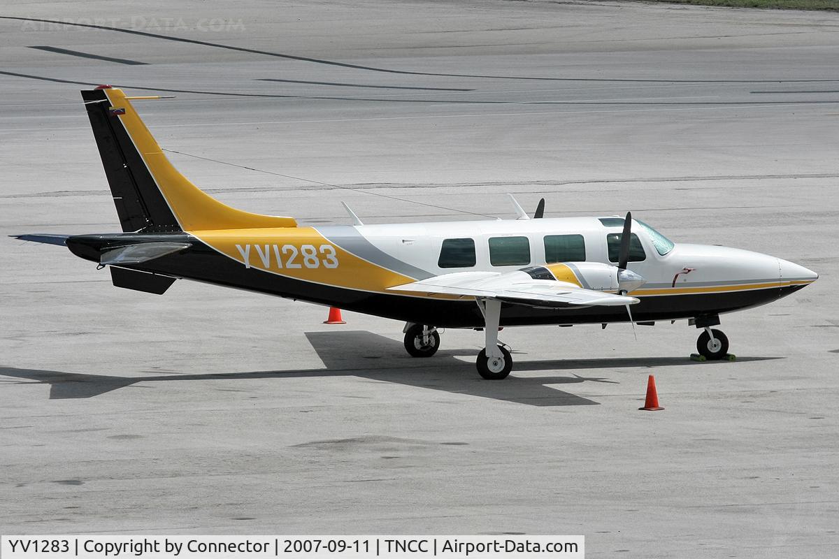 YV1283, 1970 Ted Smith Aerostar 600 C/N 60-0053-120, Waiting in the hot sun of Curacao.