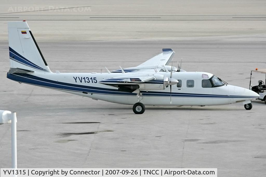 YV1315, Rockwell 690C Jetprop 840 C/N 11618, Waiting in the hot sun of Curacao.