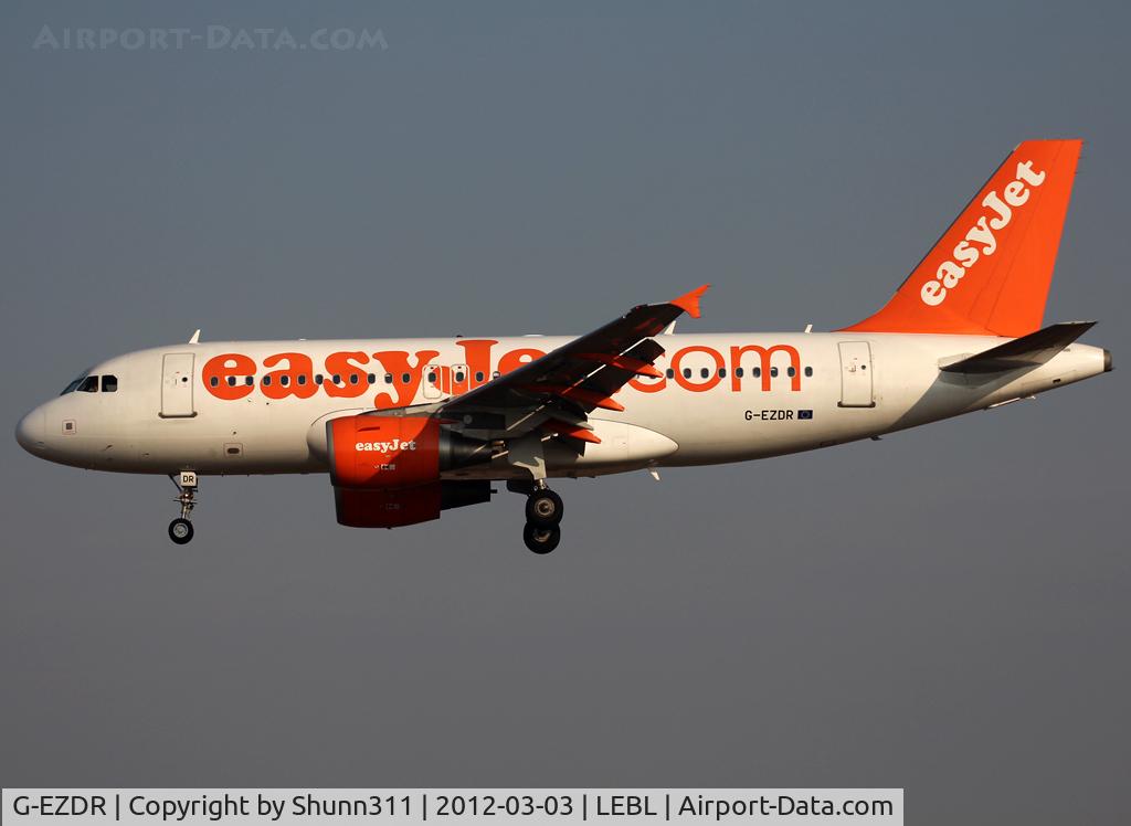 G-EZDR, 2008 Airbus A319-111 C/N 3683, Landing rwy 25R