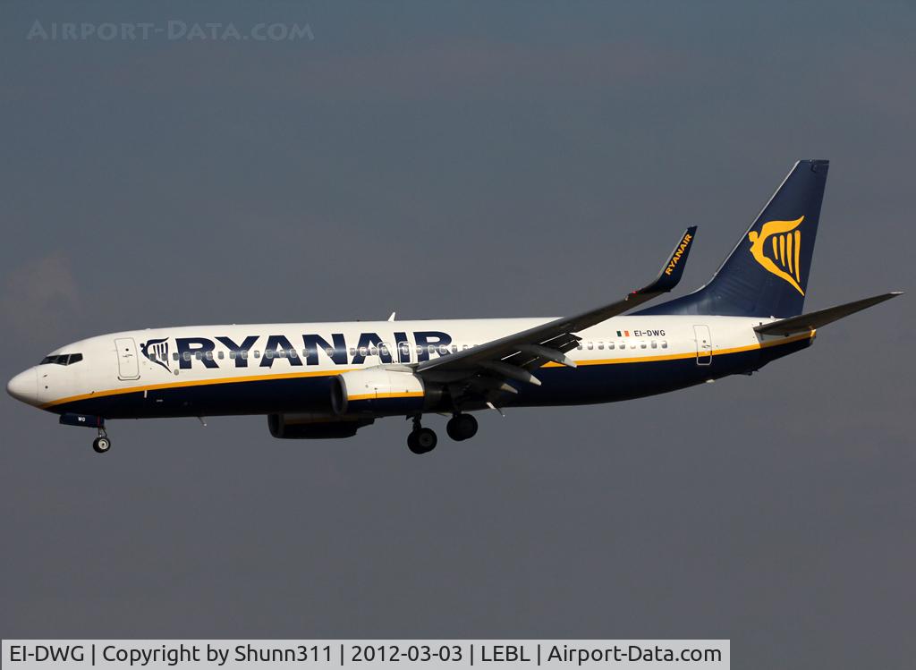 EI-DWG, 2007 Boeing 737-8AS C/N 33620, Landing rwy 25R