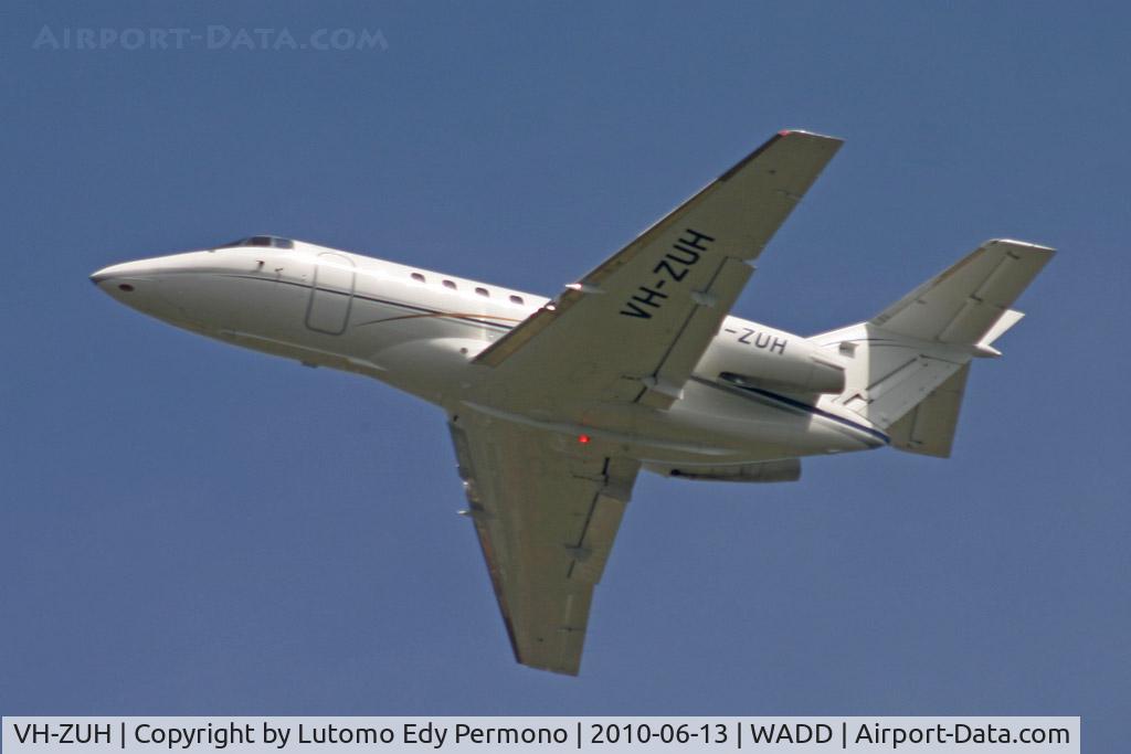 VH-ZUH, 1998 Raytheon Hawker 800XP C/N 258366, Raytheon