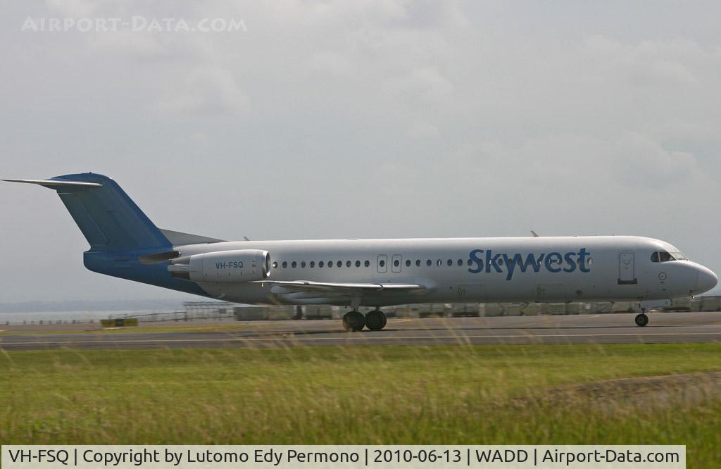 VH-FSQ, 1993 Fokker 100 (F-28-0100) C/N 11450, SkyWest Airlines VH-FSQ (Fokker 70/100 - MSN 11450)