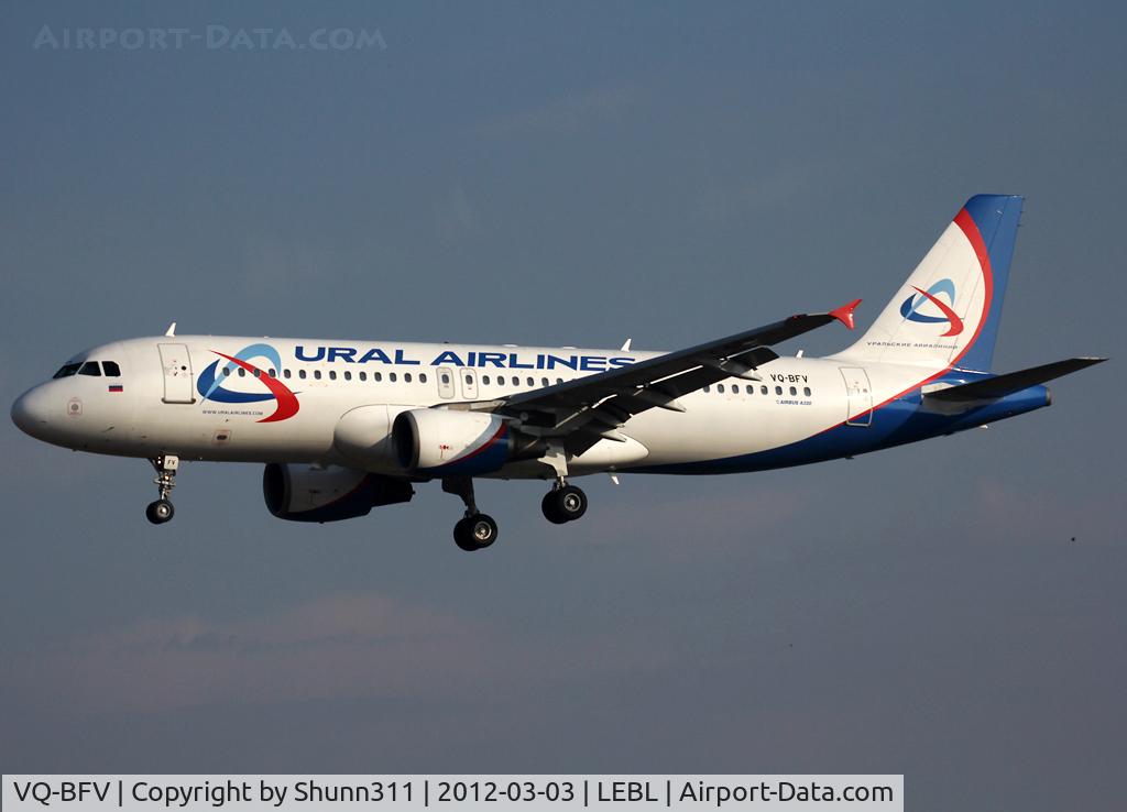VQ-BFV, 1999 Airbus A320-214 C/N 1152, Landing rwy 25R