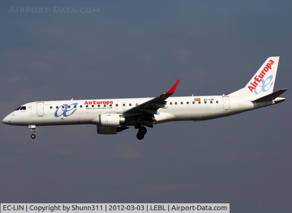 EC-LIN, 2010 Embraer 195LR (ERJ-190-200LR) C/N 19000401, Landing rwy 25R