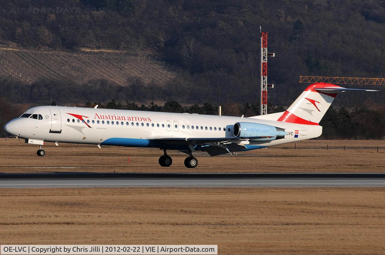 OE-LVC, 1993 Fokker 100 (F-28-0100) C/N 11446, Austrian arrows