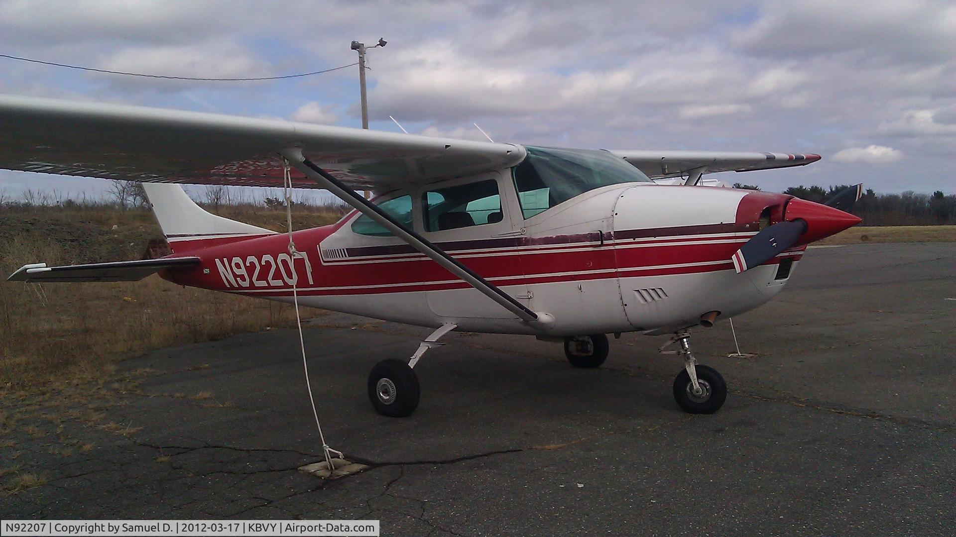 N92207, 1969 Cessna 182N Skylane C/N 18260090, @ BVY.