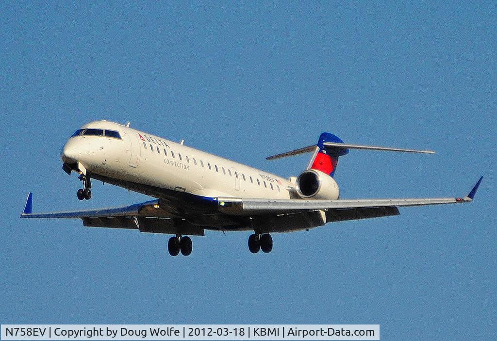 N758EV, 2005 Bombardier CRJ-700 (CL-600-2C10) Regional Jet C/N 10210, Coming in for landing at the Central Illinois Regional Airport in Bloomington, Illinois.  Flight 5082 out of Atlanta.