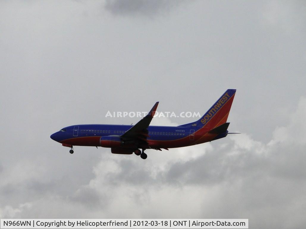 N966WN, 2011 Boeing 737-7H4 C/N 36966, On final for 26 before the rains started