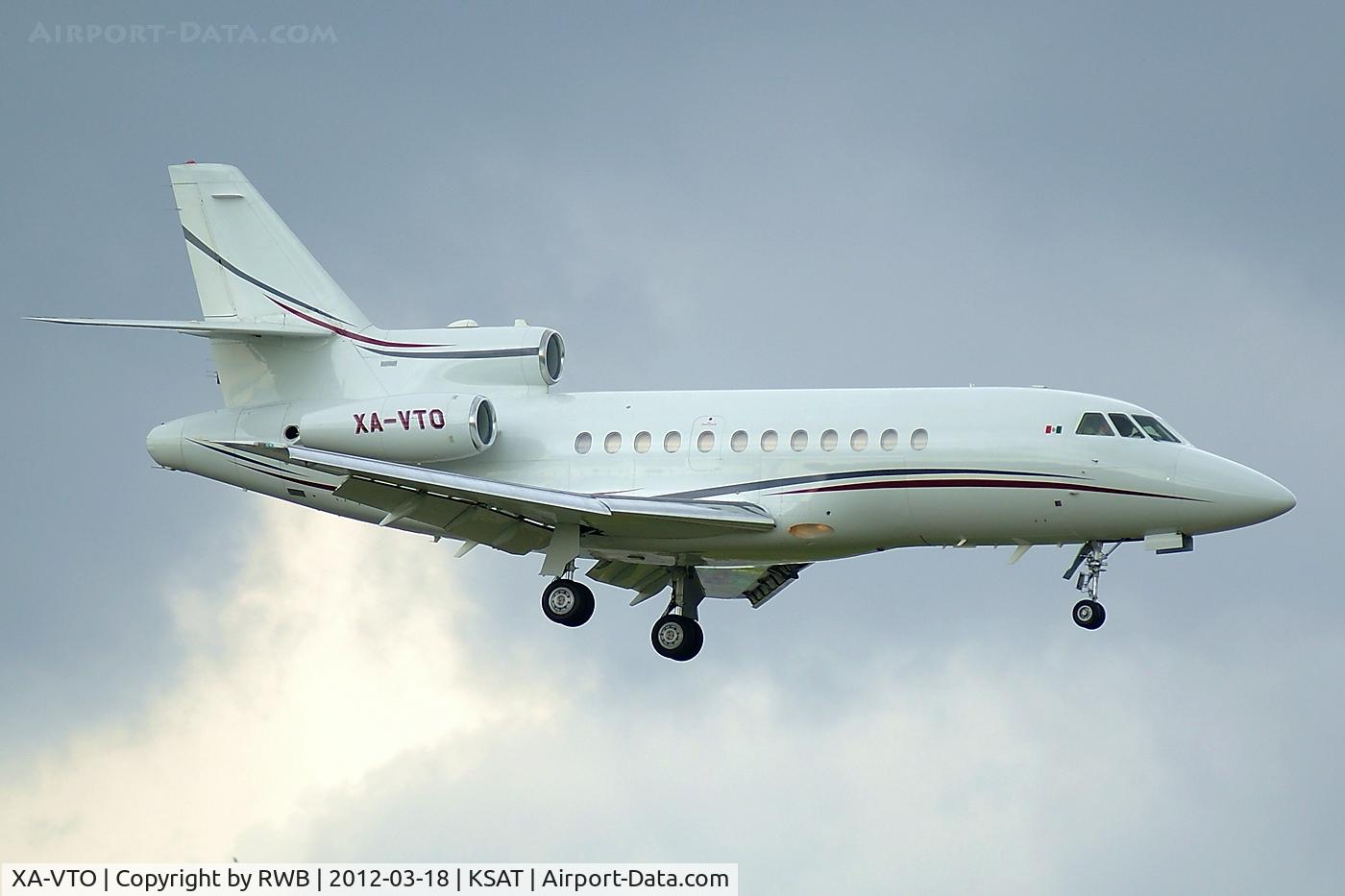 XA-VTO, 1993 Dassault Falcon 900B C/N 129, On approach 12R