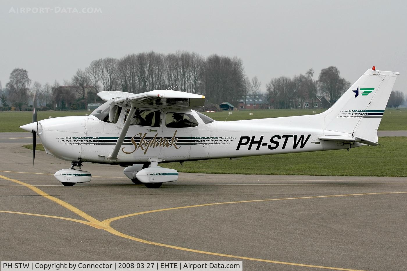 PH-STW, Cessna 172R Skyhawk C/N 172-80158, No description.