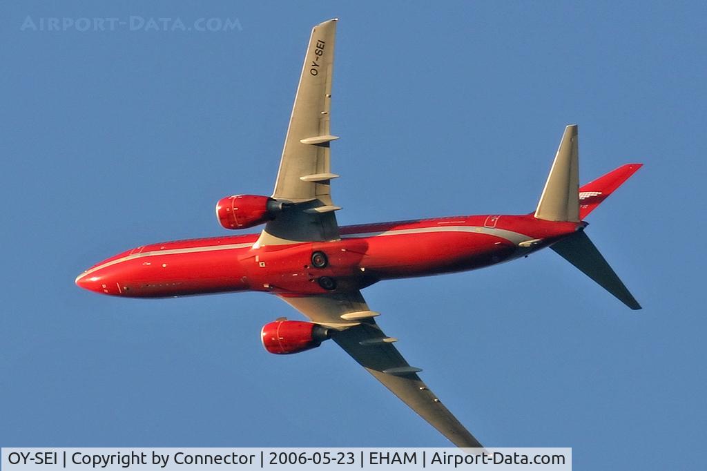 OY-SEI, 1999 Boeing 737-85H C/N 29445, Shot taken from my backyard.