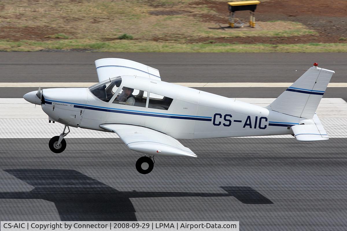 CS-AIC, Piper PA-28-180 Cherokee C C/N 28-4230, Performing a series of touch and go-around.