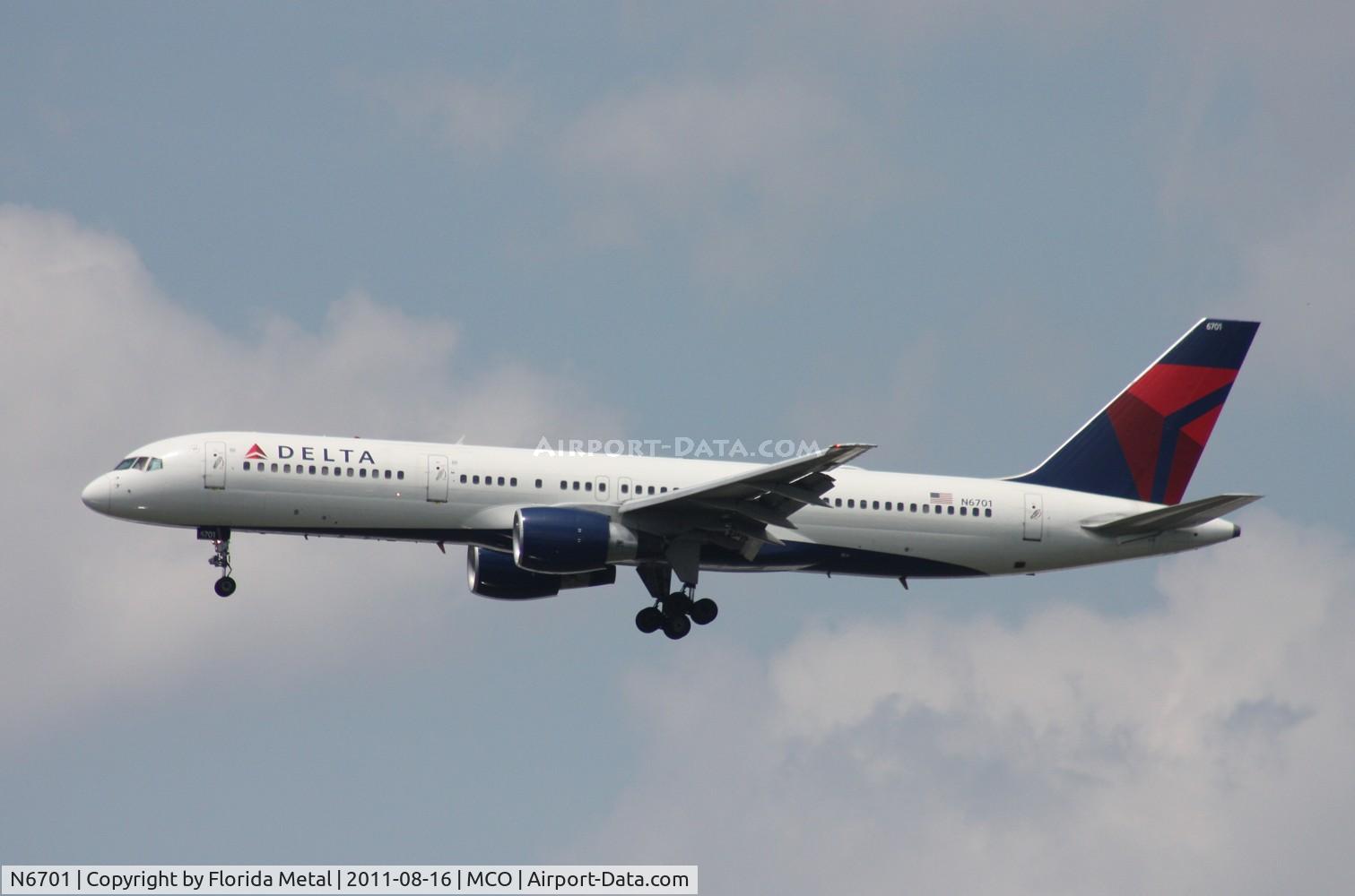 N6701, 1999 Boeing 757-232 C/N 30187, Delta 757