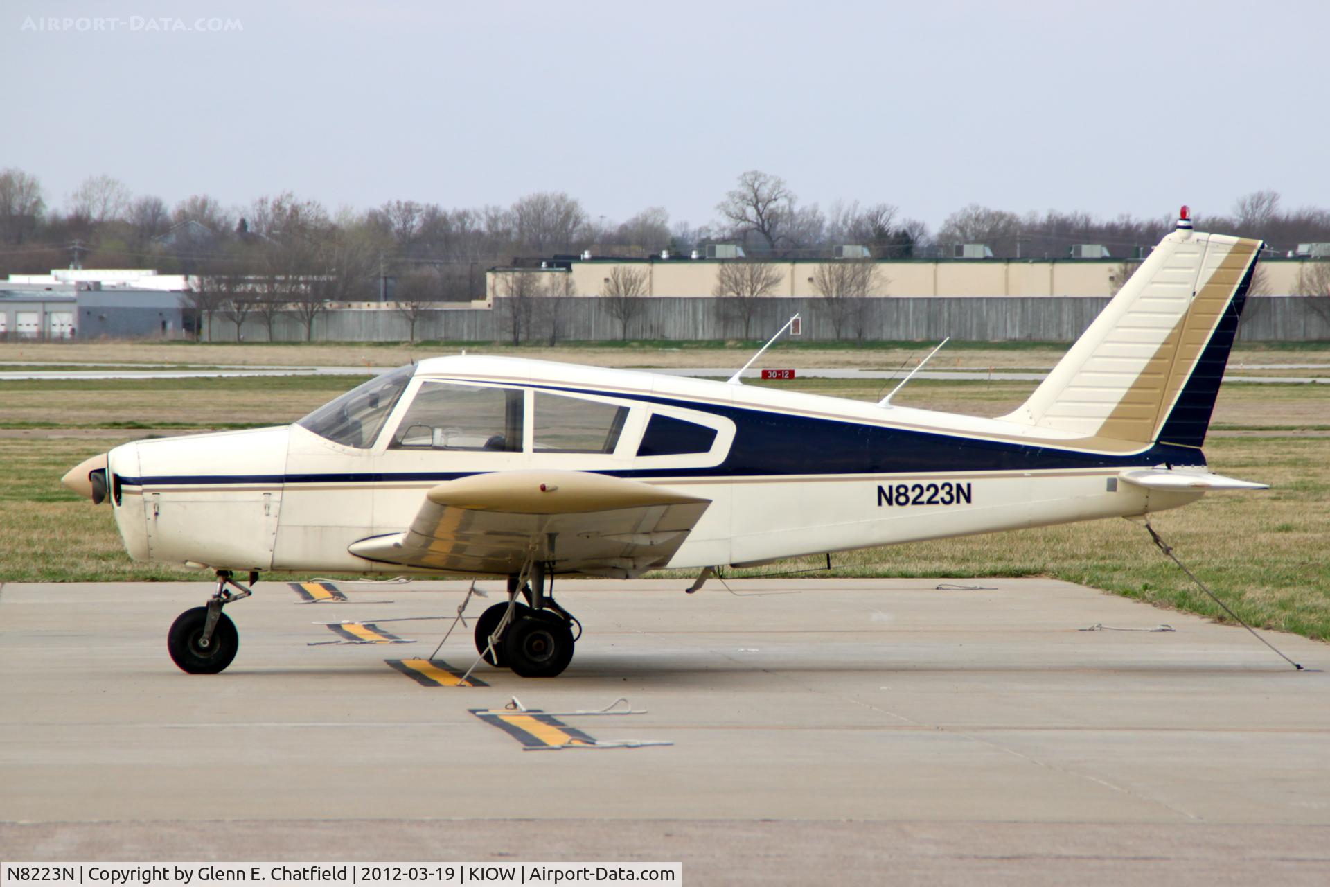 N8223N, 1969 Piper PA-28-140 C/N 28-25427, Parked on the ramp