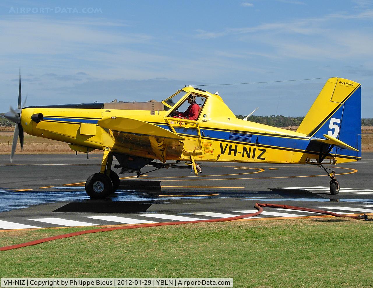 VH-NIZ, 2005 Air Tractor Inc AT-602 C/N 602-1134, Agricultural (and fire fighting) plane about to be refilled with water. Notice 
