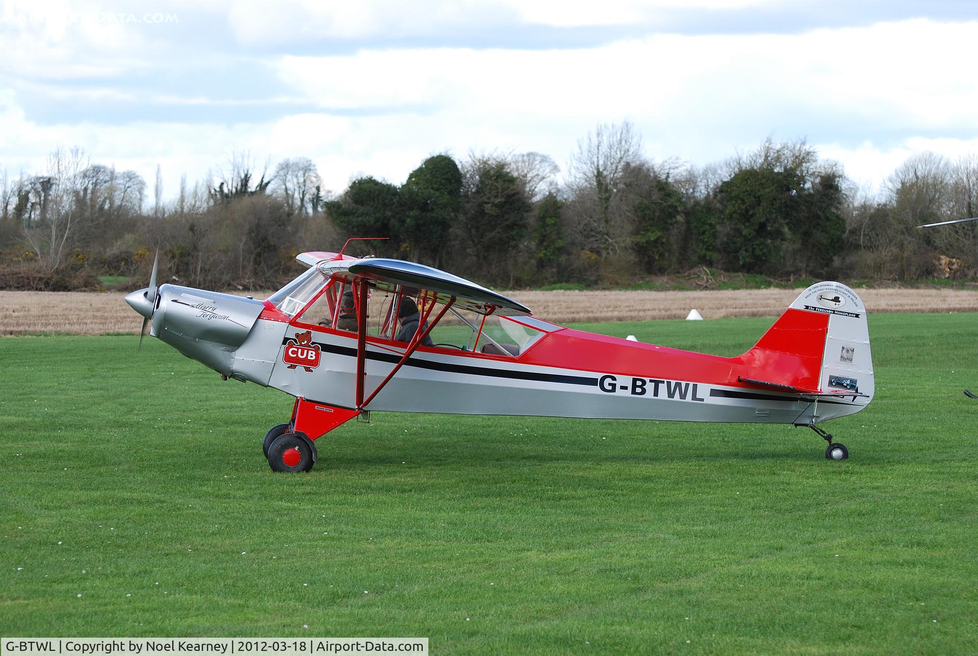 G-BTWL, 1992 Wag-Aero Sport Trainer C/N PFA 108-10893, Taxi-ing for departure at Limetree.