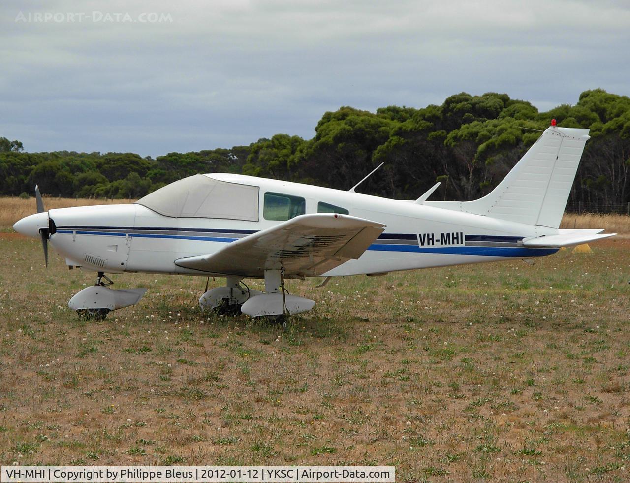 VH-MHI, 1977 Piper PA-28-181 C/N 28-7790350, Parking position in the late afternoon.
