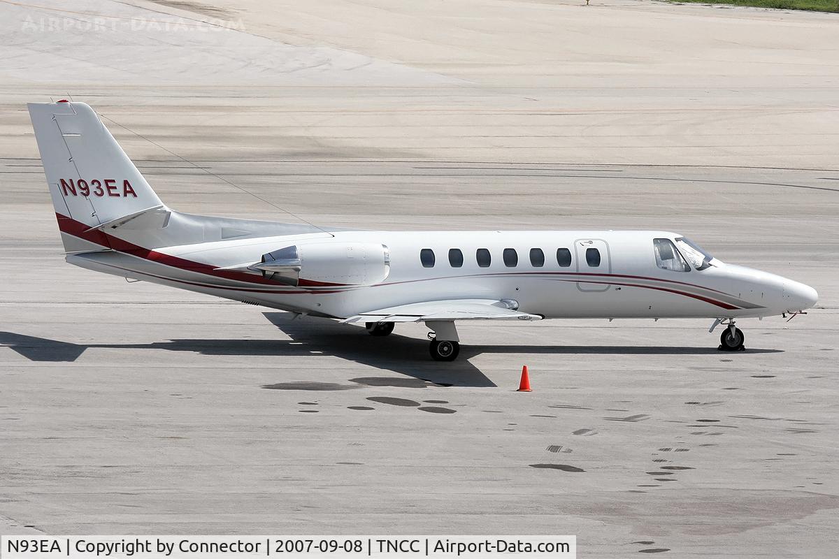N93EA, 1991 Cessna 560 C/N 560-0093, Waiting in the hot sun of Curacao.