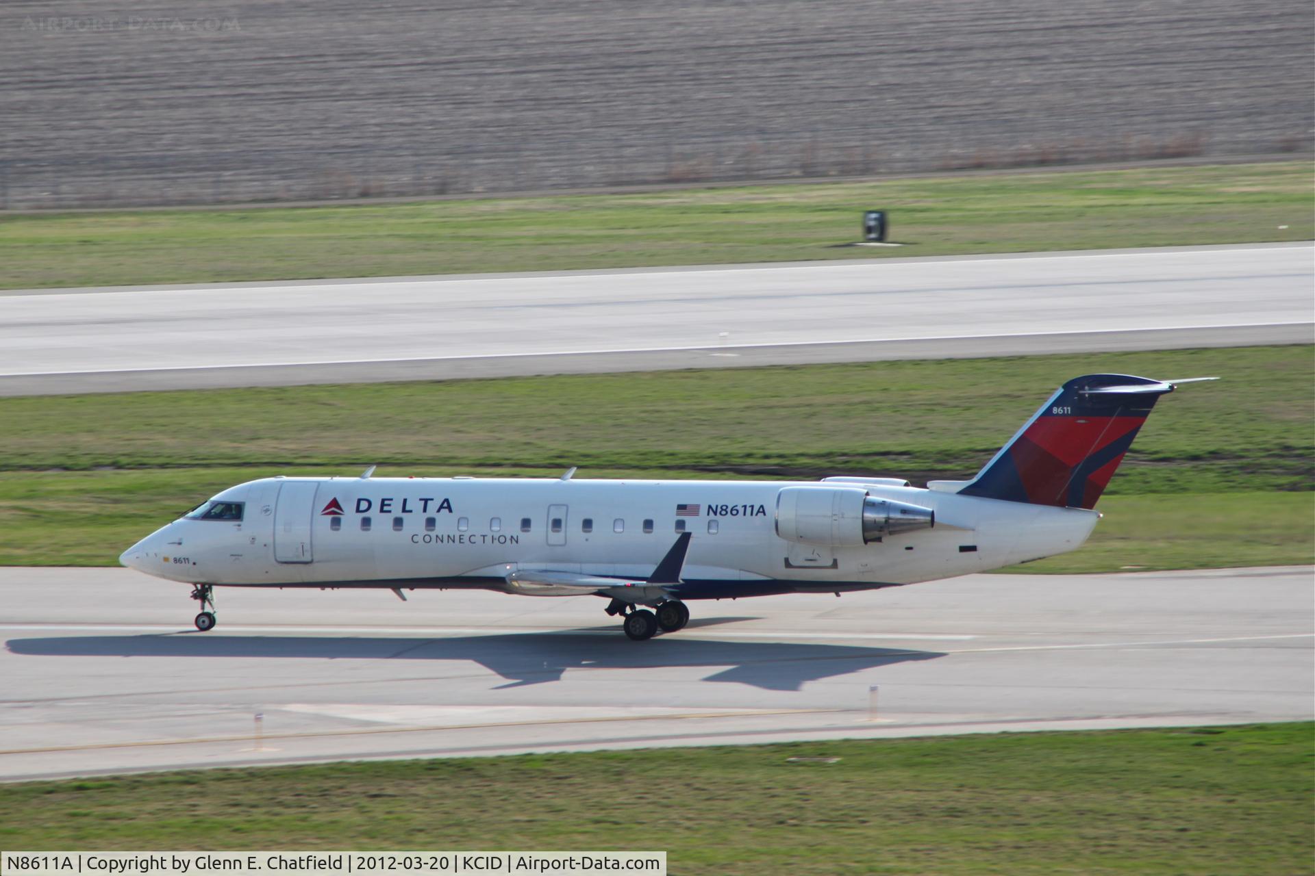 N8611A, 2002 Bombardier CRJ-200ER (CL-600-2B19) C/N 7611, Departing Runway 13