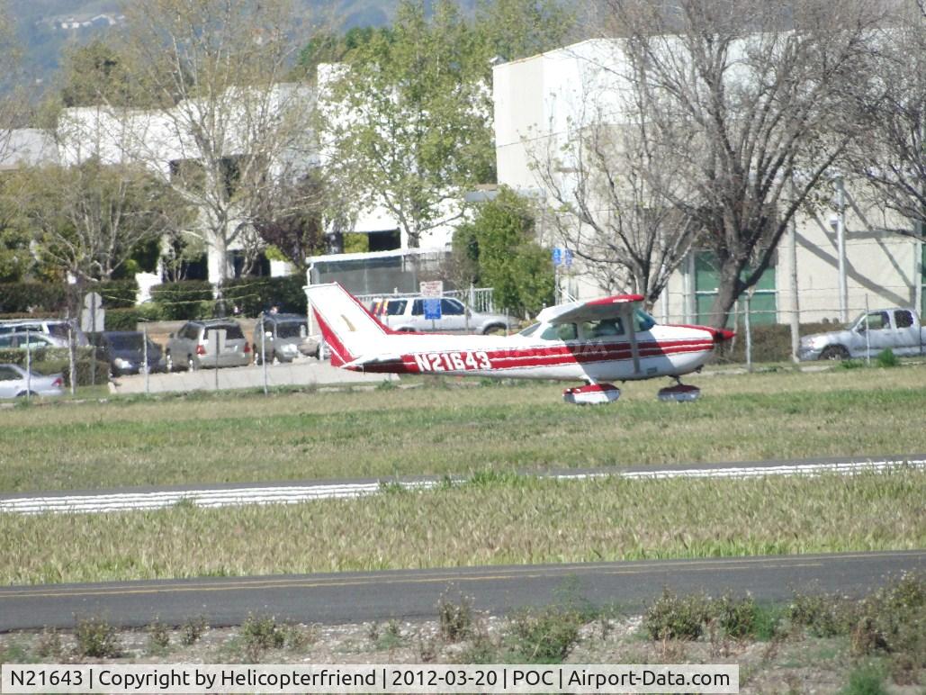 N21643, 1974 Cessna 172M C/N 17263982, On taxiway November enroute to runway 26R