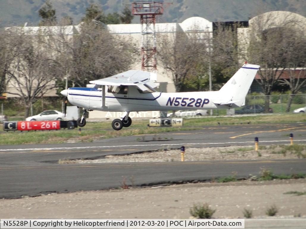 N5528P, 1981 Cessna 152 C/N 15284968, Gust of wind causes ship to rise