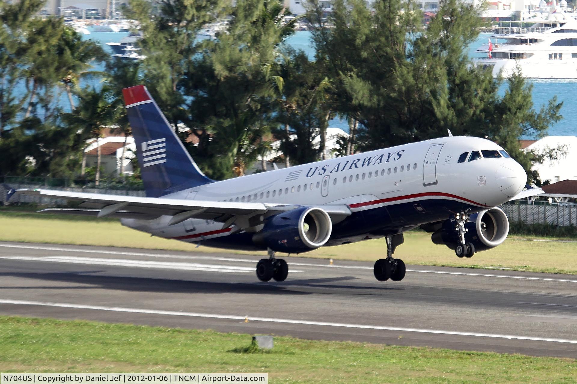 N704US, 1998 Airbus A319-112 C/N 0922, N704US