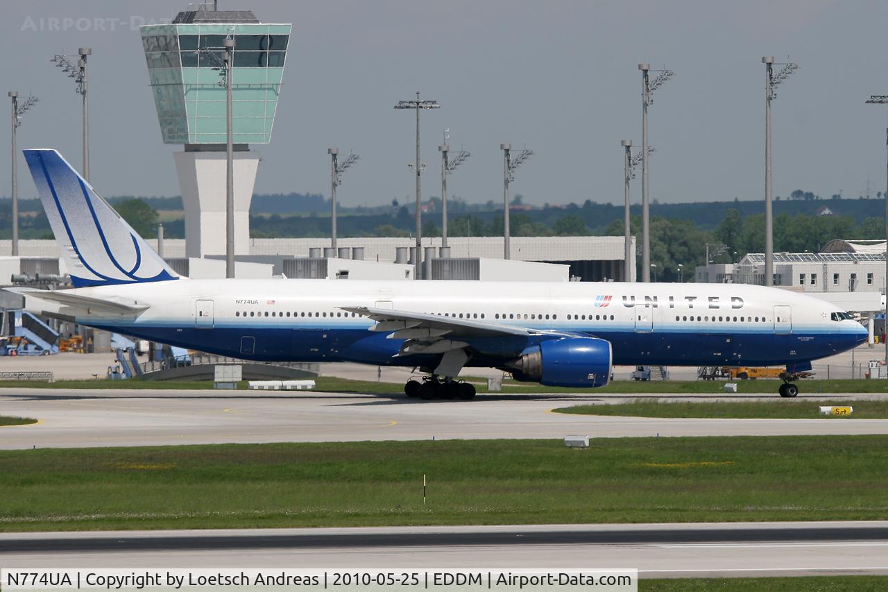 N774UA, 1996 Boeing 777-222 C/N 26936, United Airlines
