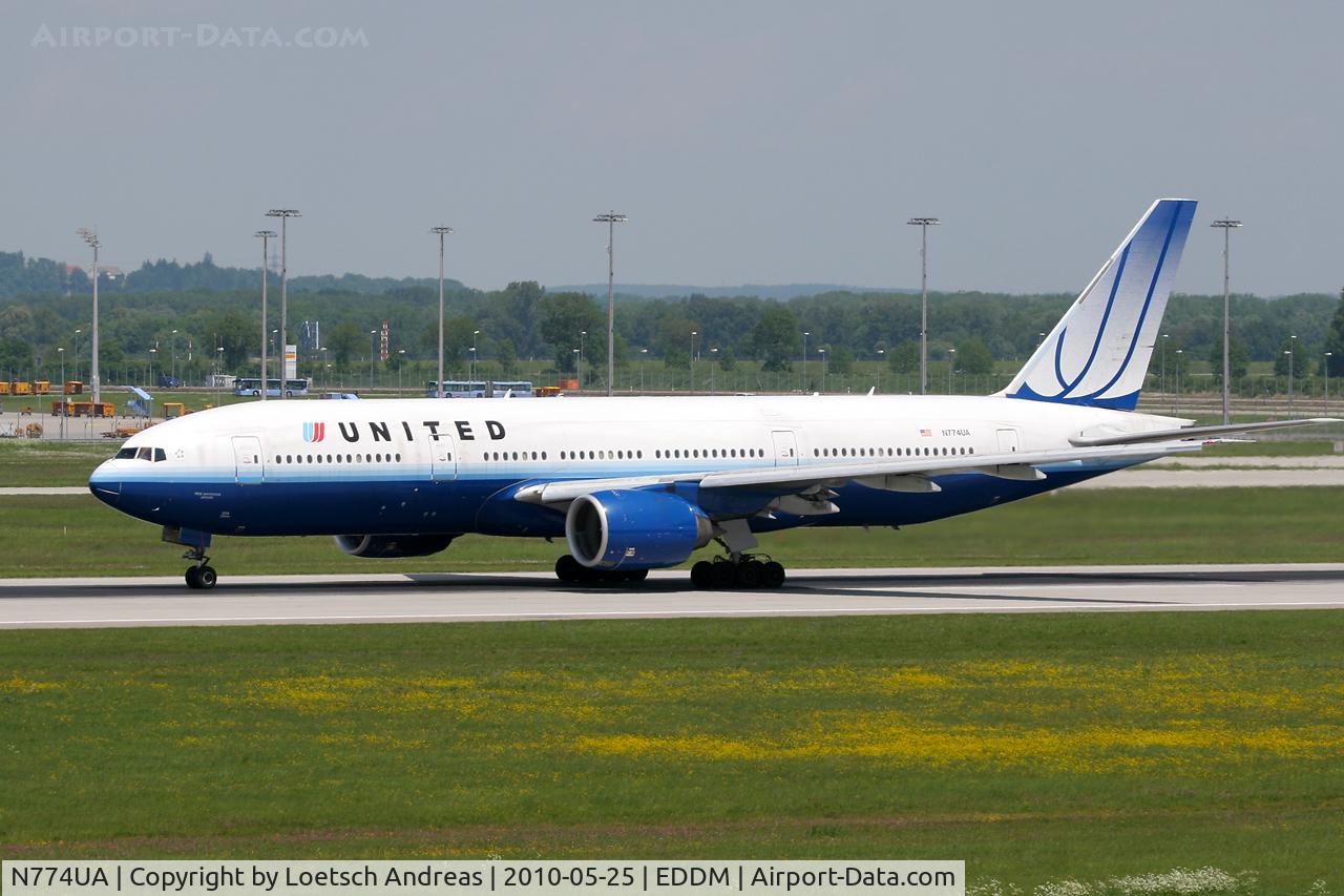 N774UA, 1996 Boeing 777-222 C/N 26936, United Airlines