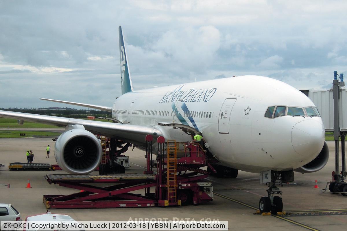ZK-OKC, 2006 Boeing 777-219/ER C/N 34377, At Brisbane