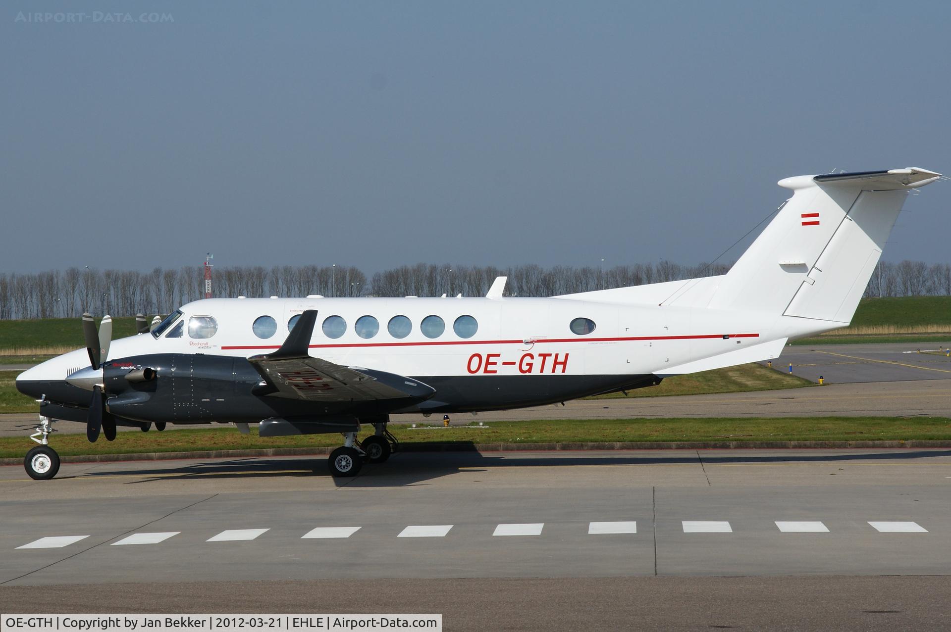 OE-GTH, 2010 Hawker Beechcraft 350i King Air C/N FL-702, On the apron at Lelystad Airport