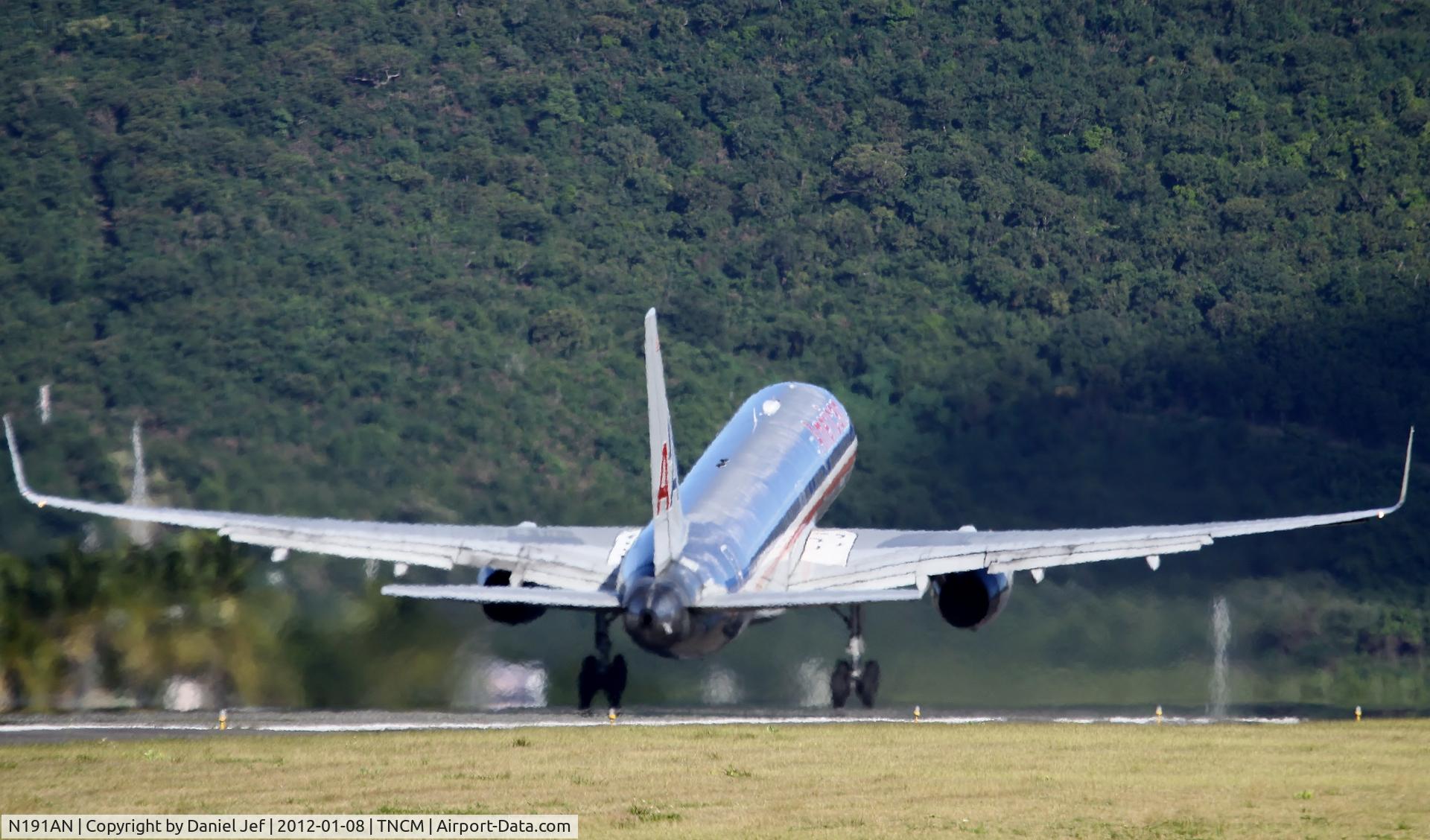 N191AN, 2001 Boeing 757-223 C/N 32385, N191AN
