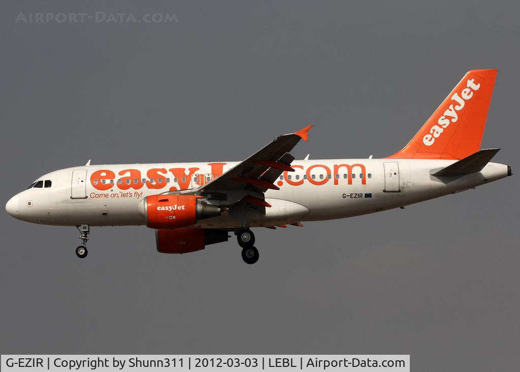 G-EZIR, 2005 Airbus A319-111 C/N 2527, Landing rwy 25R