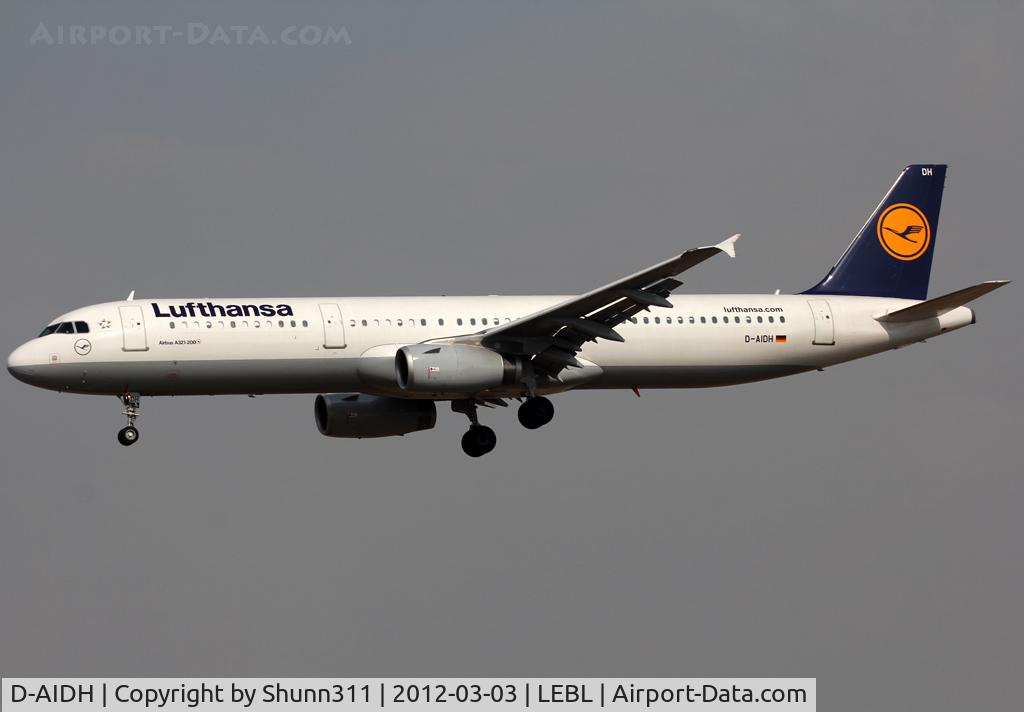 D-AIDH, 2011 Airbus A321-231 C/N 4710, Landing rwy 25R