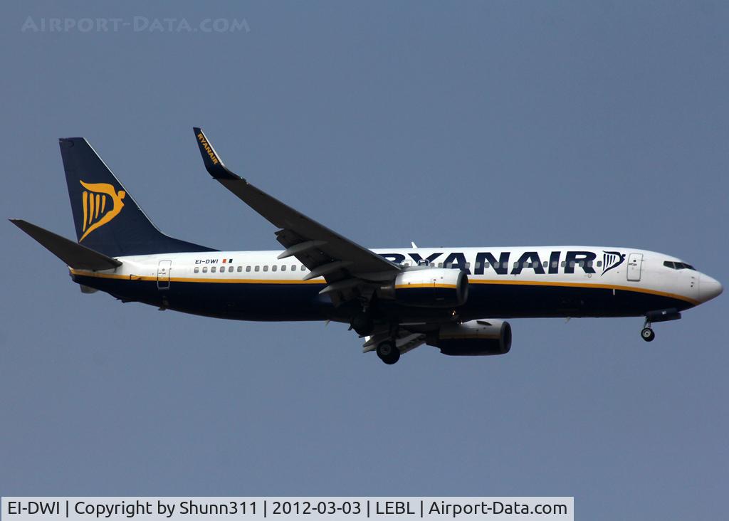 EI-DWI, 2007 Boeing 737-8AS C/N 33643, Landing rwy 07L