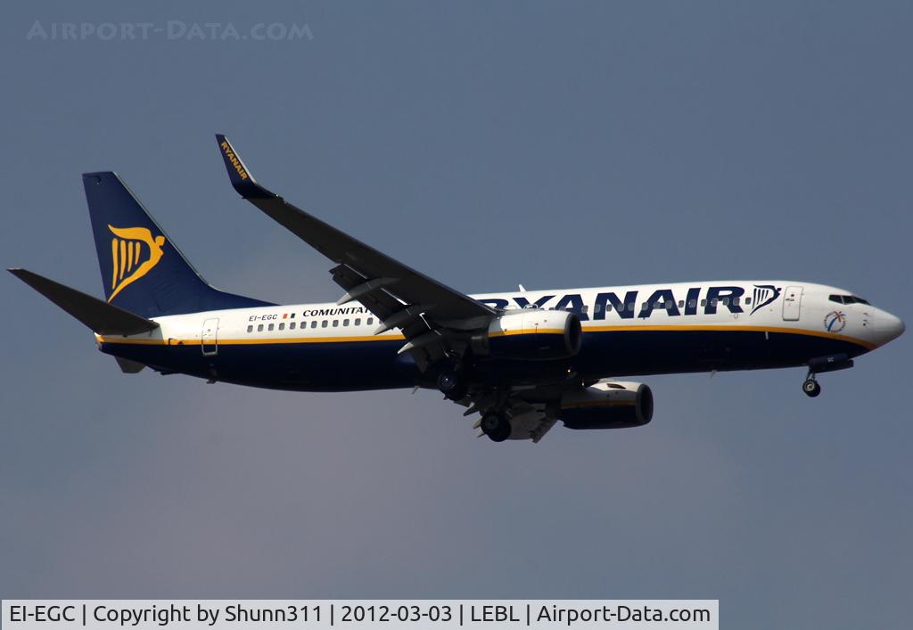 EI-EGC, 2009 Boeing 737-8AS C/N 38492, Landing rwy 07L