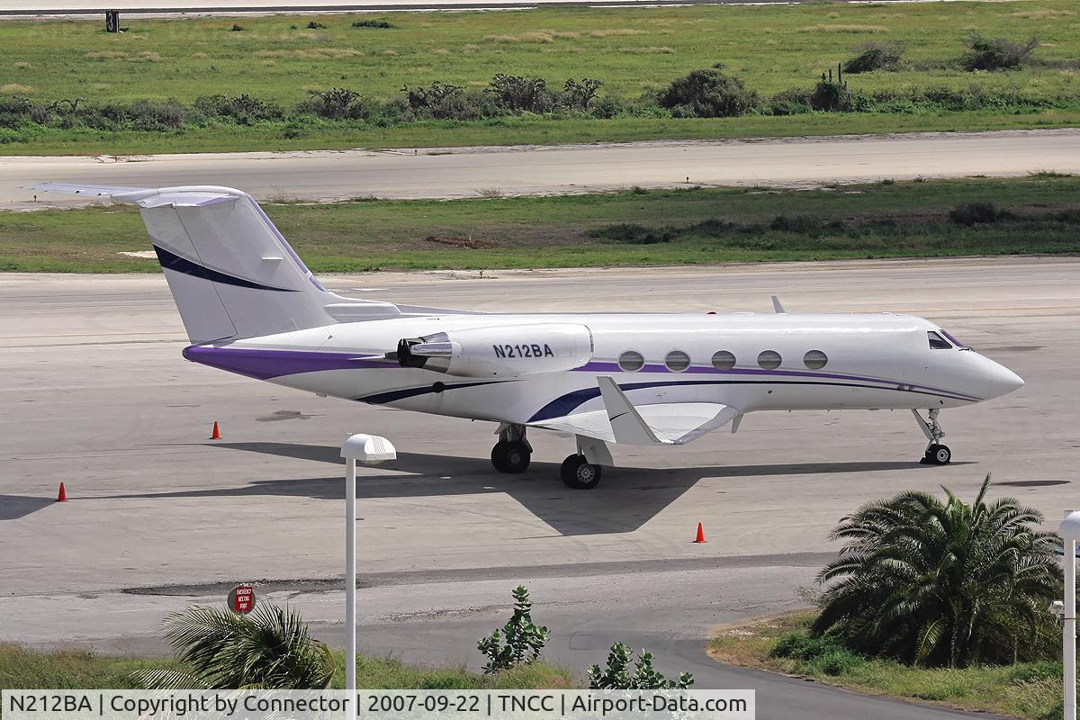 N212BA, 1982 Gulfstream American G-1159A Gulfstream III C/N 353, Waiting in the hot sun of Curacao.