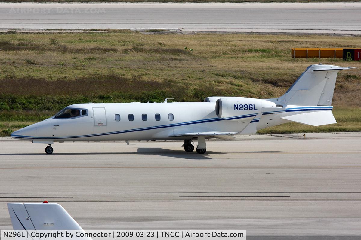 N296L, 2005 Learjet Inc 60 C/N 296, Leaving Curacao.