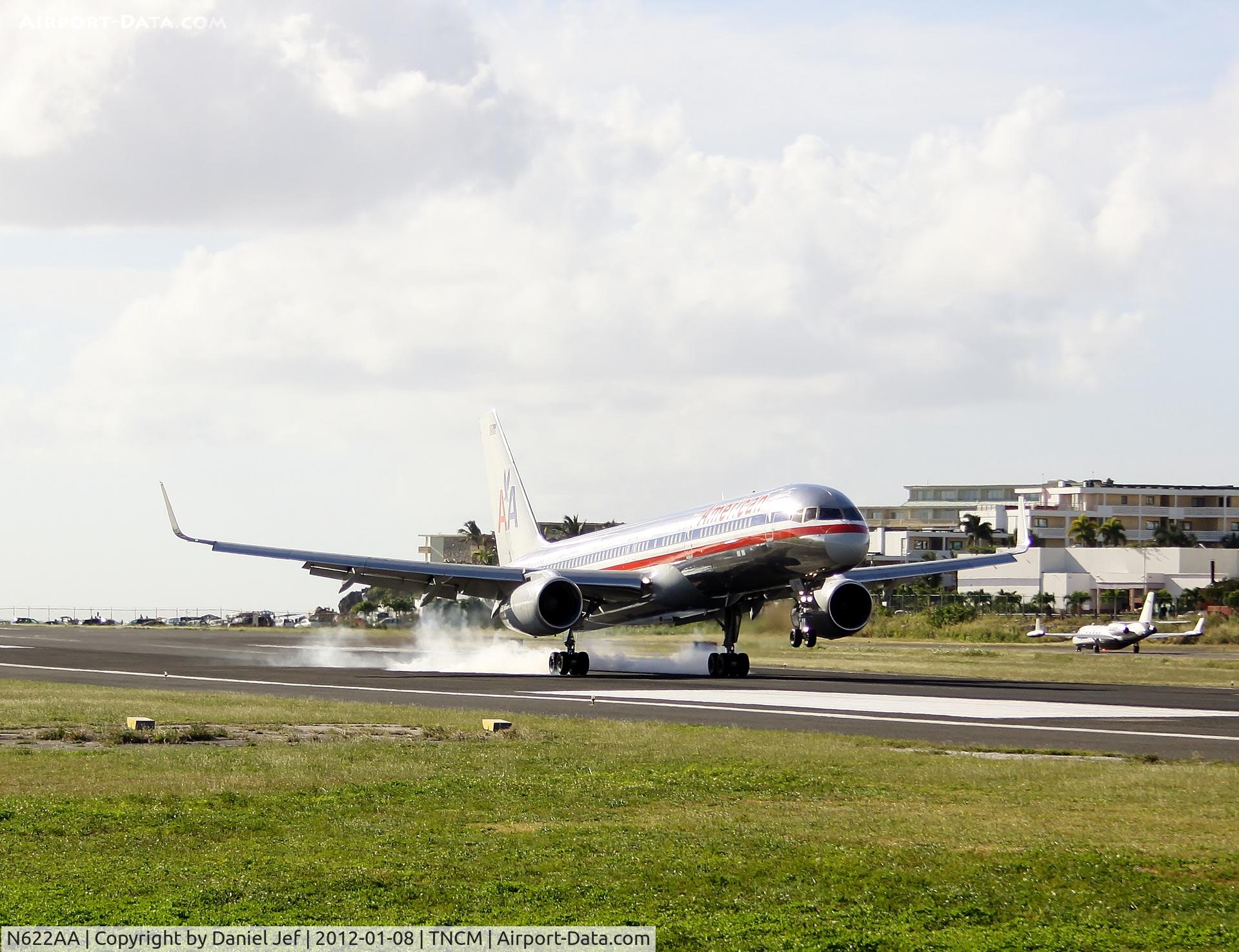 N622AA, 1990 Boeing 757-223 C/N 24580, N622AA